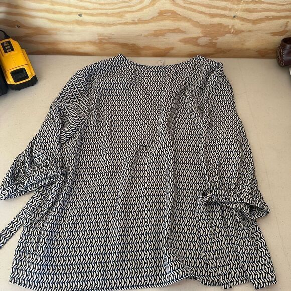 Worthington Women's Black and White Patterned Top - Picture 4 of 4